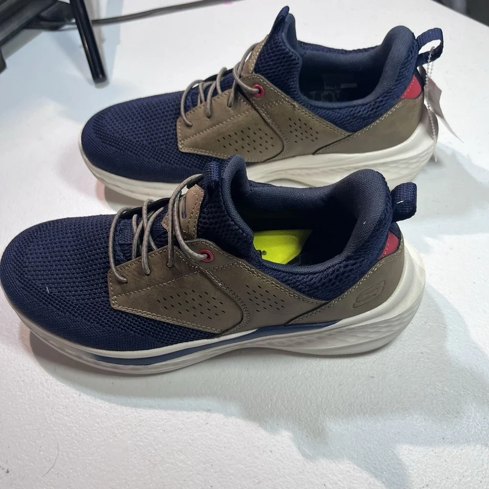 Skechers‎ Men's Relaxed Fit Air Cooled Gogamat Arch Size 8.5 Sneakers